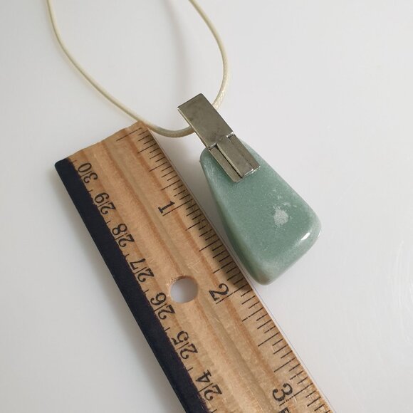 Green Aventurine Pendant Necklace Adjustable Beige Cord Healing Stone Women - Picture 4 of 4